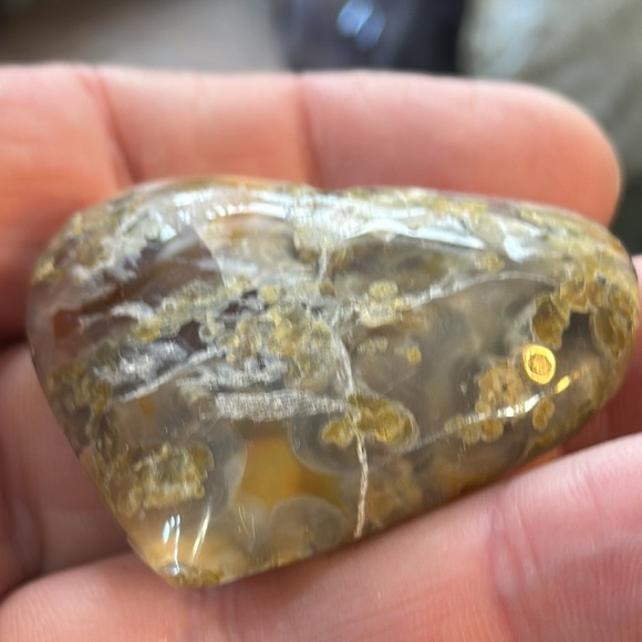 🔥SALE🔥 River Agate Crystal Heart Carving With Druzy! - Picture 6 of 6